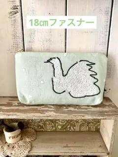 ミナペルホネン　swan スワン ミニポーチ・:*+.18㎝ファスナー