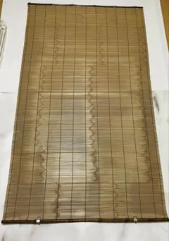 천연 대나무와 천연 대나무 짚으로 만든 블라인드를 갖춘 일본식 인테리어