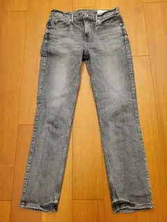 Upper hightsグレー スリムフィットデニム23