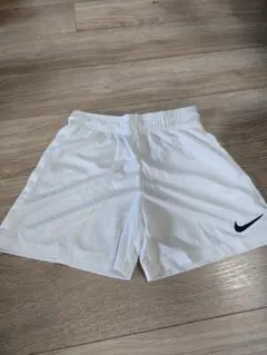 Nike Dri-FIT ショートパンツ　子供用130〜140