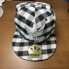 adidas チェック柄 キャップ