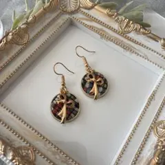 上品 華やかパール風ビーズ +大人かわいい♪ウールのチャーム+リボン☆ピアス