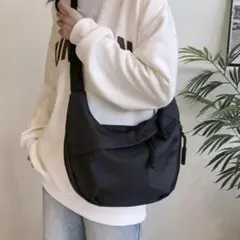 ショルダーバッグ 斜めがけ 黒