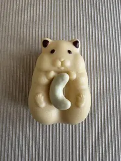 ハムスター　モナカ　カシューナッツ