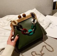 カーキ　ショルダーバッグ　フェイクレザー　がまぐち