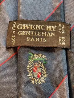 【GIVENCHY】美品　ネクタイ　高級感あるスリムストライプ