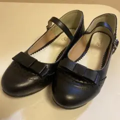ブラックリボン付きフォーマルシューズ　キッズＬサイズ（24.0）