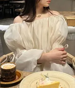 オフショル　シアー　トップス　ボリュームブラウス　スリーブ　M アイボリー