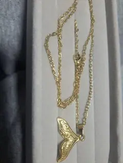 ホエールテール ネックレス ゴールドカラー ハワイアンジュエリー風 クジラ