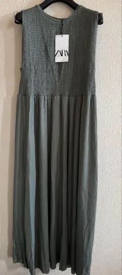 新品未使用　ZARA ノースリーブ トップス カーキ　サイズMのサムネイル