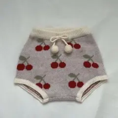 ベビー　ニットパンツ　ショートパンツ　チェリー柄　70-80cm