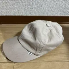 ベージュ キャップ
