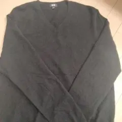 カシミヤ黒Vネックセーター