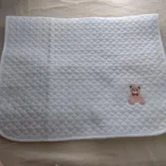 ベビー用クマ刺繍パッド 60x90cm