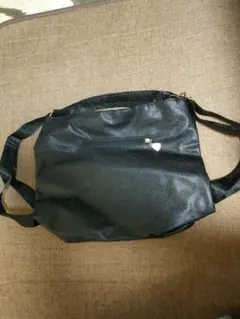 黒 合成皮革 ショルダーバッグ 中型