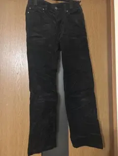 ユニクロ黒 コーデュロイ フレアパンツ