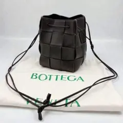 良品✨ ボッテガヴェネタ カセット バケットバッグ ブラウンのサムネイル