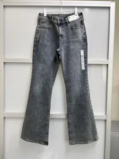 GU スリムフレアジーンズ　新品タグ付き