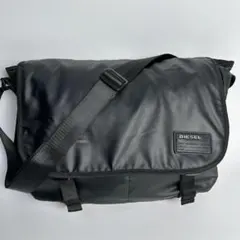 美品✨DIESEL メッセンジャーバッグ 大容量 ショルダー 斜め掛け A4可のサムネイル