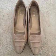 fitfit ベージュ ポインテッドトゥフラットシューズ