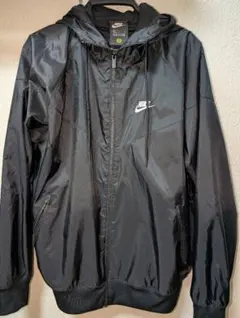 ナイキ　メンズ ウィンドブレーカー ランニング Mサイズ ブラック　美品