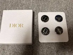 Dior ロゴ入りピンバッジ 4個のサムネイル