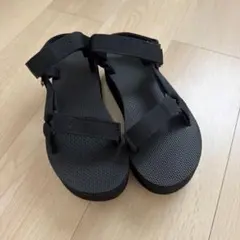 Teva 厚底サンダル ブラックのサムネイル