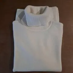 未使用品！ユニクロ カシミヤ オフホワイト タートルネック セーター　タグ付き
