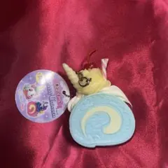 贅沢スイーツ　ドリーミーユニコーン　ロールケーキ　パステルカラー　キーホルダー