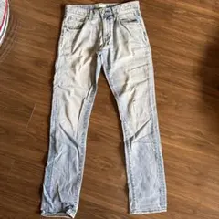 ユニクロ　デニムパンツ　28インチ　ダメージ