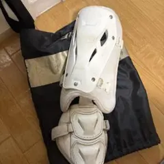 久保田スラッガー ホワイト フットガードのサムネイル