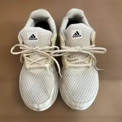 中学校の通学に adidas cloudfoam ホワイトスニーカー 24.5