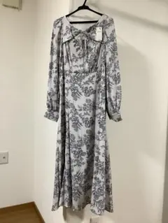 イングingni 新品未使用タグ付き　グレー 花柄 マキシワンピース