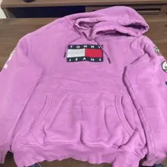 TOMMY JEANS ピンク フード付きパーカー