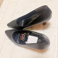 黒 パンプス