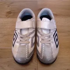 アンブロ 18.5cm サッカートレーニングシューズ　白&黒