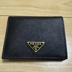 プラダ　二つ折り財布 ブラック
