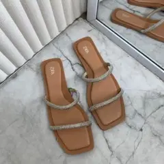 ZARA ビジュー付きストラップサンダル