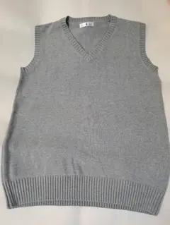 グレーのVネックノースリーブスクールベスト