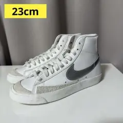 Nike Blazer Mid '77 スニーカー　ホワイトメタリックシルバー