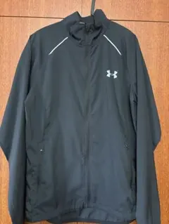 Under Armour ブラック ウィンドブレーカー