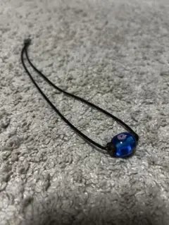 青いガラスビーズ ネックレス