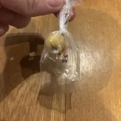 進撃の巨人　つまんでつなげてマスコット　2個+おまけ2つ