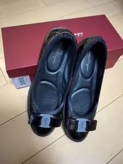 最終お値下げ⭐︎フェラガモ ヴァラ　フラットシューズ 5.5 最終お値下げ⭐︎フェラガモ ヴァラ フラットシューズ 5.5 中古・古着