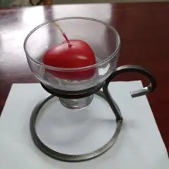 ハート型キャンドルと金属ホルダー