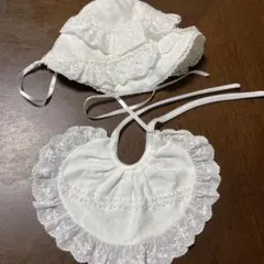 クリーニング済 刺繍 ホワイト フリル付き ベビー用 帽子 よだれかけ