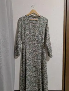 花柄ロングワンピース