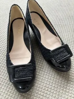 marie femme黒 バックル付きパンプス