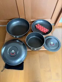 Coleman コールマン アルミ クッカーセット フライパン 鍋のサムネイル