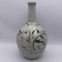 【ひびあり】彫花 花柄 花瓶 壺 唐津 高麗写 扁壺 花器 骨董 陶 陶器 ひびあり】彫花 花柄 花瓶 壺 唐津 高麗写 扁壺 花器 骨董 陶 陶器